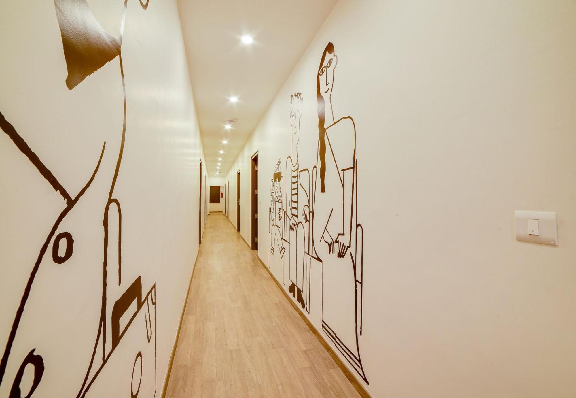 Super Townhouse Hosur Main Road Bommanahalli Near Gopalan Innovation Mall 4*